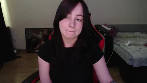 Laralianna online show from April 23, 1:13 pm