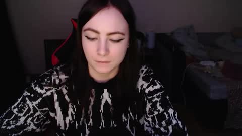 Laralianna online show from February 20, 6:10 pm