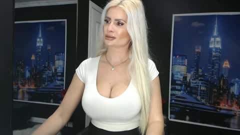 laras_moans online show from February 27, 1:07 pm