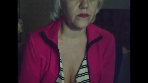 larisaq4ugo24 online show from October 18, 7:29 pm