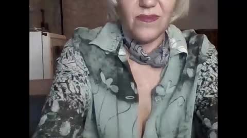 larisaq4ugo24 online show from December 2, 3:43 pm