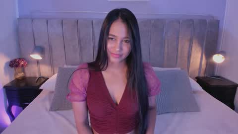 Snapshot of larra_scott_ chatting on September 9, 7:47 pm larra_scott_ online show from September 9, 7:47 pm