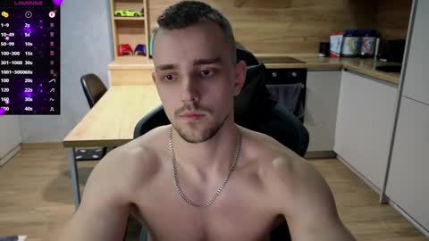 Snapshot of larstar01 chatting on March 7, 10:21 pm Lars online show from March 7, 10:21 pm