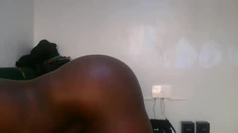 larvy12 online show from March 7, 7:08 am