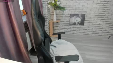 Snapshot of lasly_moon chatting on September 13, 7:44 am lasly_moon online show from September 13, 7:44 am