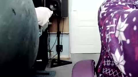 latexchris77 online show from March 26, 8:30 am