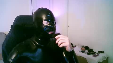 latexminheadroom online show from January 17, 2:21 am