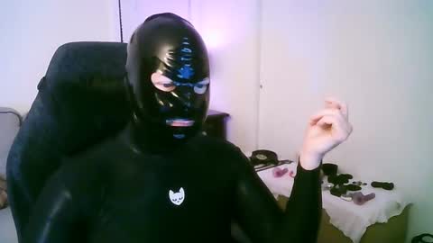 latexminheadroom online show from February 20, 6:26 am