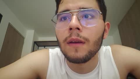 Snapshot of latin_edge chatting on March 12, 12:04 pm Latin edge online show from March 12, 12:04 pm