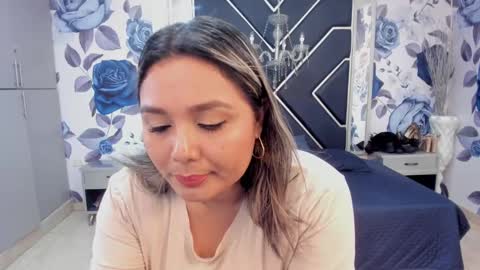 Snapshot of latinaholequeen chatting on October 6, 2:35 pm EMMA online show from October 6, 2:35 pm