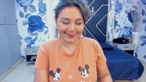 Snapshot of latinaholequeen chatting on September 15, 2:40 pm EMMA online show from September 15, 2:40 pm