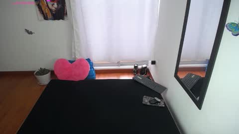 Snapshot of latinasexy_001 chatting on October 16, 8:18 pm LORENA online show from October 16, 8:18 pm