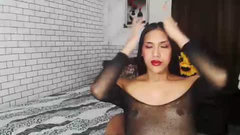 Snapshot of latinatshugecock chatting on October 9, 6:46 pm Cha online show from October 9, 6:46 pm