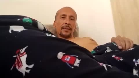 latinhardfucker1980 online show from December 31, 2:58 pm