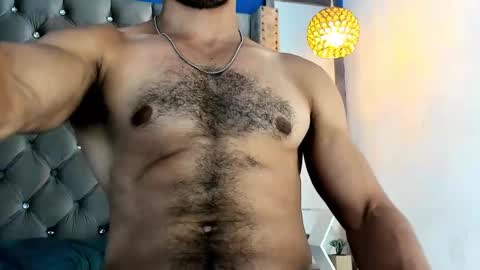 Snapshot of latinhotboys1 chatting on September 23, 6:29 am Zeus online show from September 23, 6:29 am