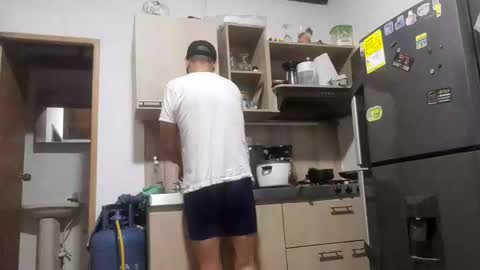 latinmartin254 online show from November 6, 11:52 pm