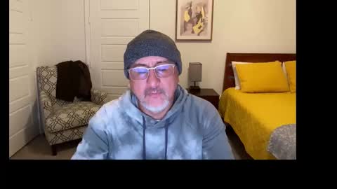 QS - INDEPENDENT MODEL online show from December 4, 6:13 am