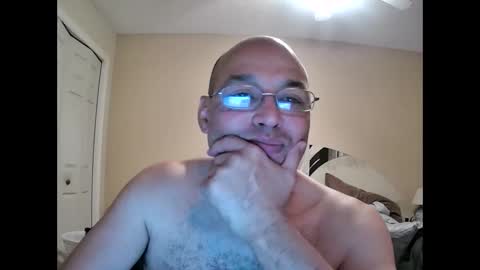 Snapshot of latinoinfla chatting on February 4, 2:17 am latinoinfla online show from February 4, 2:17 am