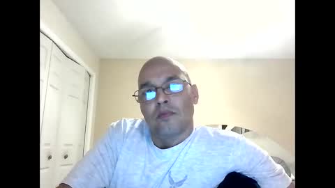 Snapshot of latinoinfla chatting on December 25, 4:54 am latinoinfla online show from December 25, 4:54 am