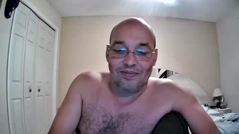 Snapshot of latinoinfla chatting on October 11, 2:05 am latinoinfla online show from October 11, 2:05 am