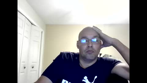Snapshot of latinoinfla chatting on December 26, 12:46 am latinoinfla online show from December 26, 12:46 am