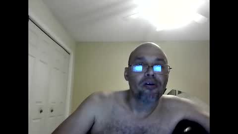 Snapshot of latinoinfla chatting on January 1, 4:39 am latinoinfla online show from January 1, 4:39 am