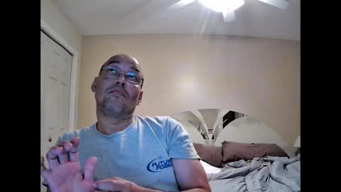 Snapshot of latinoinfla chatting on January 19, 1:43 am latinoinfla online show from January 19, 1:43 am