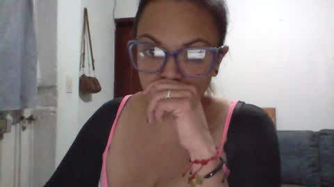 Laura online show from January 19, 1:37 am