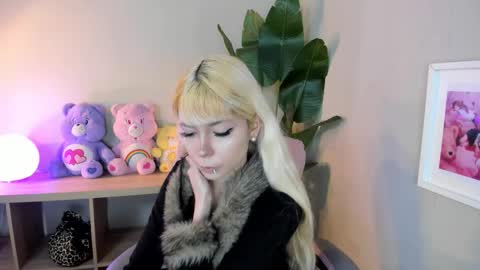 laukyubey1 online show from January 6, 7:29 pm