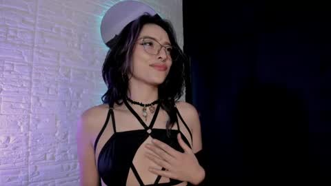 Laura Switch Girl online show from May 2, 6:19 am