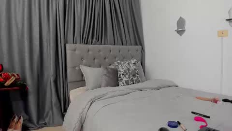   online show from November 18, 2:42 pm