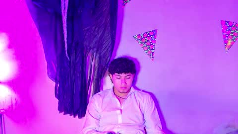 laura_and_kevin online show from October 31, 2:06 pm