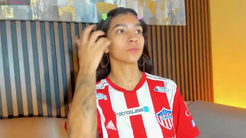 Laura online show from December 16, 12:44 pm