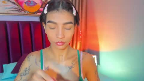 Laura online show from November 21, 12:58 pm