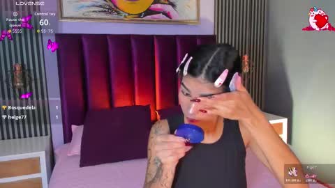 Laura online show from October 26, 1:23 pm