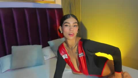 Laura online show from May 2, 12:11 pm