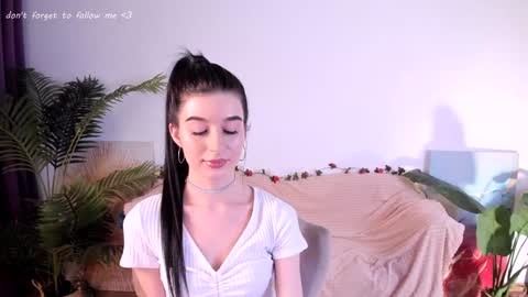 Snapshot of laura_coy chatting on February 5, 11:28 pm Laura online show from February 5, 11:28 pm