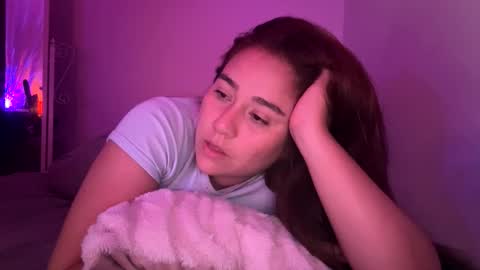 laura online show from March 10, 2:27 am