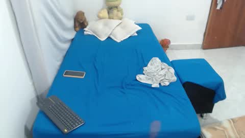 laura_foxx2379 online show from January 10, 1:44 am