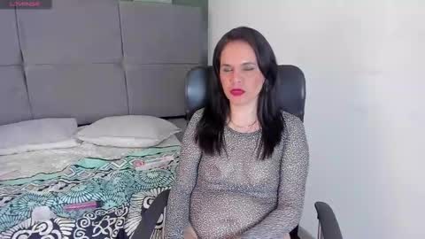 Snapshot of laura_hotties chatting on March 6, 3:35 pm laura hotties online show from March 6, 3:35 pm