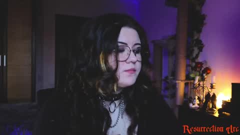 Miss Laura online show from June 3, 6:24 pm