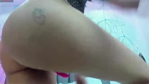 L A U R A online show from November 29, 1:08 pm