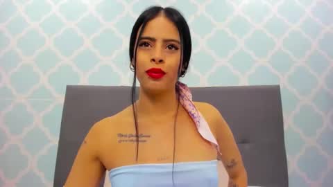 L A U R A online show from January 13, 12:02 pm