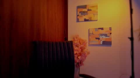 Laura Rose online show from March 12, 4:27 am