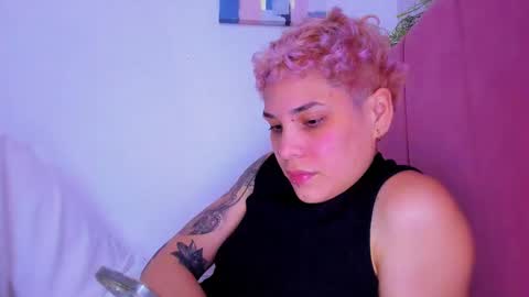 Laura Rose online show from December 21, 3:35 am