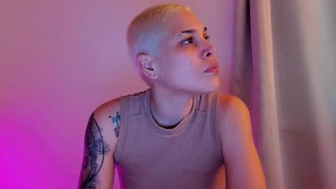 Laura Rose online show from January 17, 4:33 am