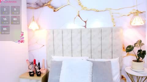 Laura Smith online show from February 12, 9:07 pm