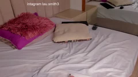 Snapshot of laura_smith33 chatting on September 18, 3:05 pm laura online show from September 18, 3:05 pm