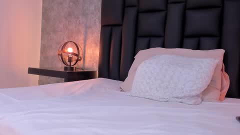 Snapshot of laura_smith33 chatting on February 27, 9:14 pm laura online show from February 27, 9:14 pm