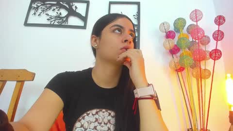 Snapshot of laura_soe chatting on January 21, 1:21 pm LAURA SOE online show from January 21, 1:21 pm